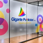 Tela empavonada arenada para impresión de gigantografías y publicidad exterior de alta resolución
